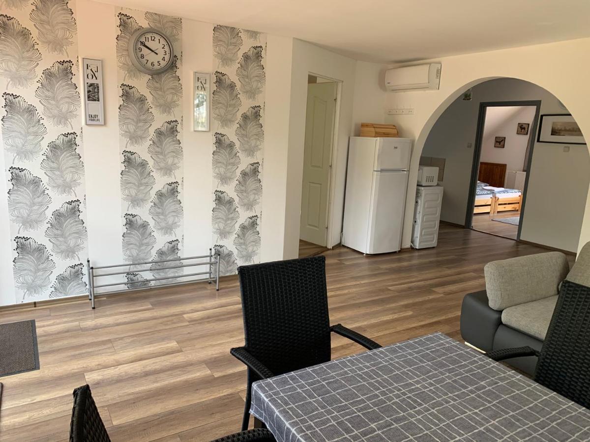 Borsi Apartman Balatonalmadi Exterior photo