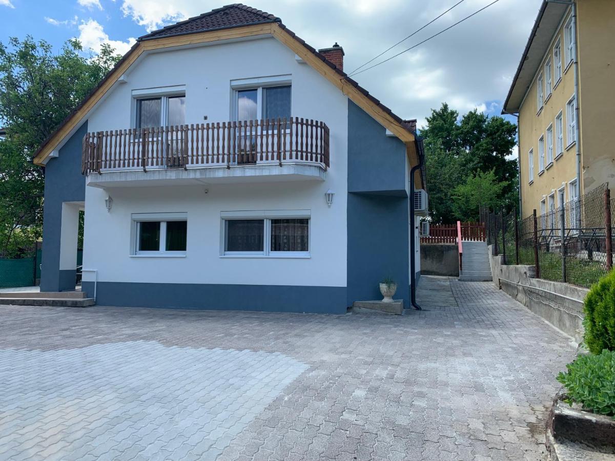 Borsi Apartman Balatonalmadi Exterior photo