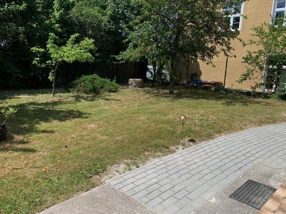Borsi Apartman Balatonalmadi Exterior photo