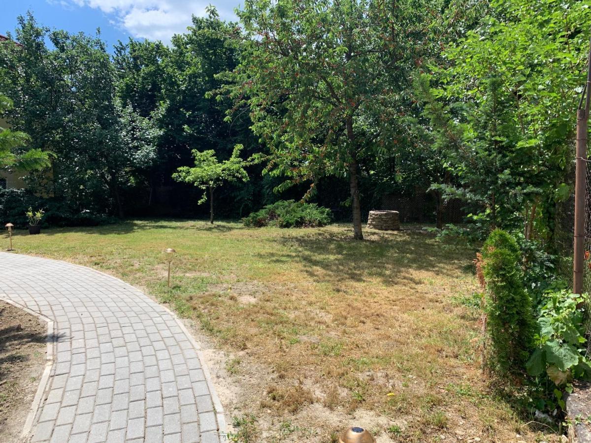 Borsi Apartman Balatonalmadi Exterior photo