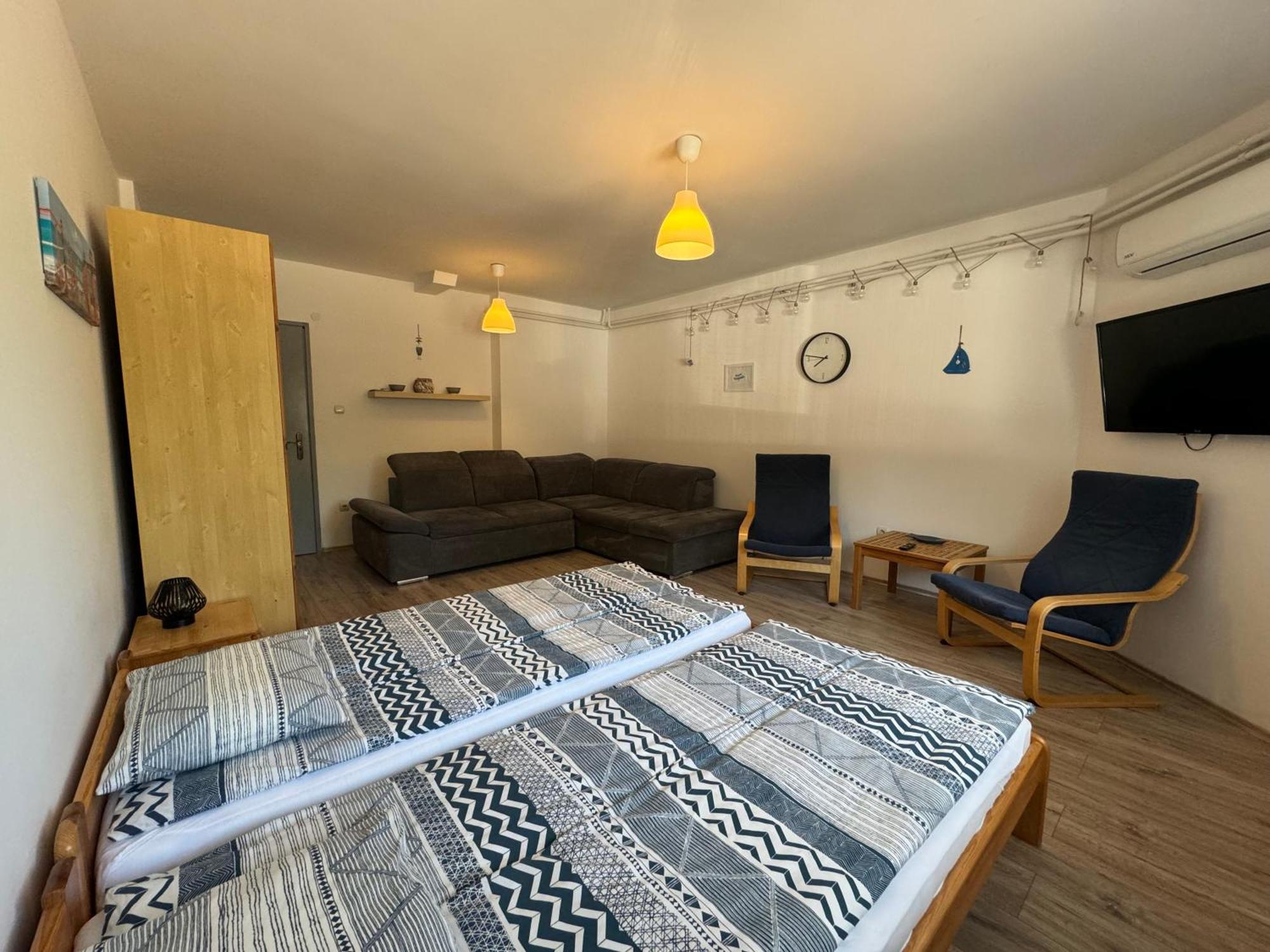 Borsi Apartman Balatonalmadi Exterior photo
